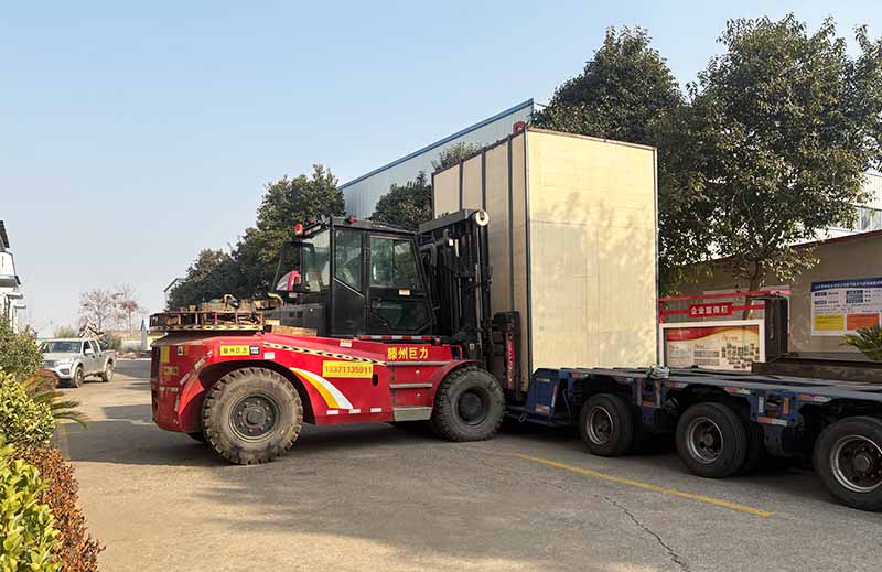 大型数控立车马上发往俄罗斯